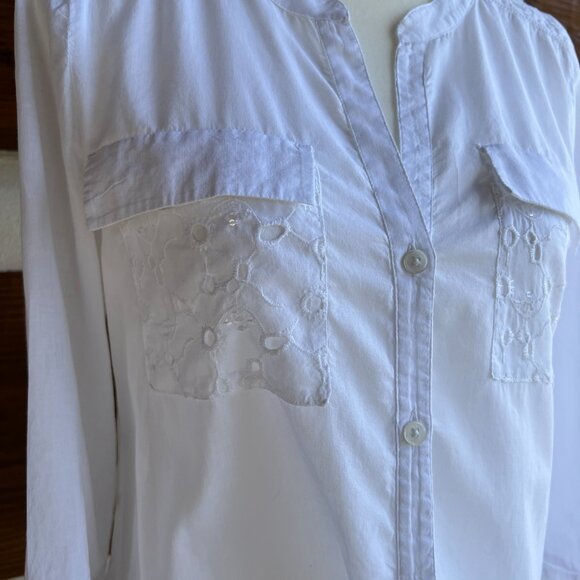 CHICO’S White Eyelet, Sequin Top, Buttons, Pocket, Summer Blouse Sz 0 (US 4) - Picture 8 of 14